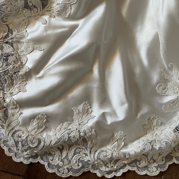 Kimora by Sottero and Midgley Wedding Dress - Picture 15 of 16